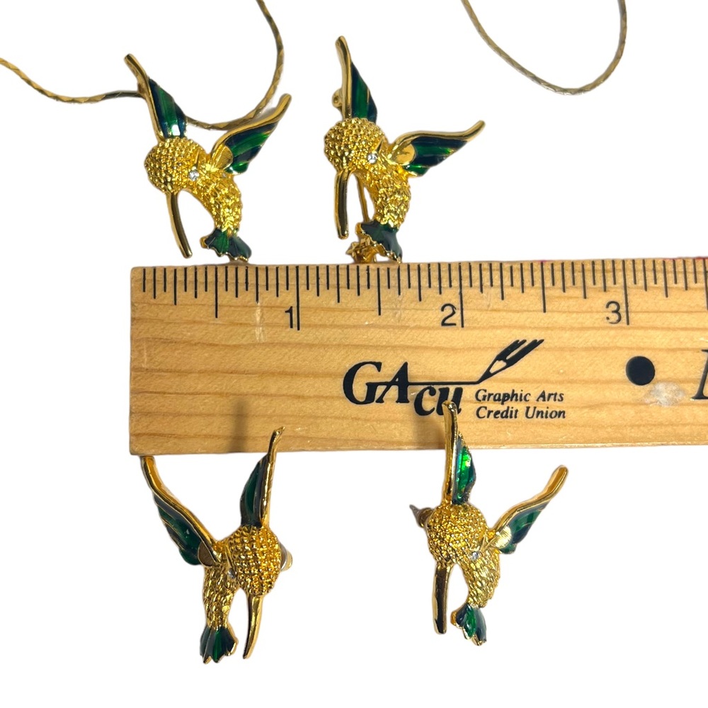 Vintage 1980s Hummingbird Pendant Necklace 
Gold Tone Enamel Wings & Rhinestones - Picture 5 of 7